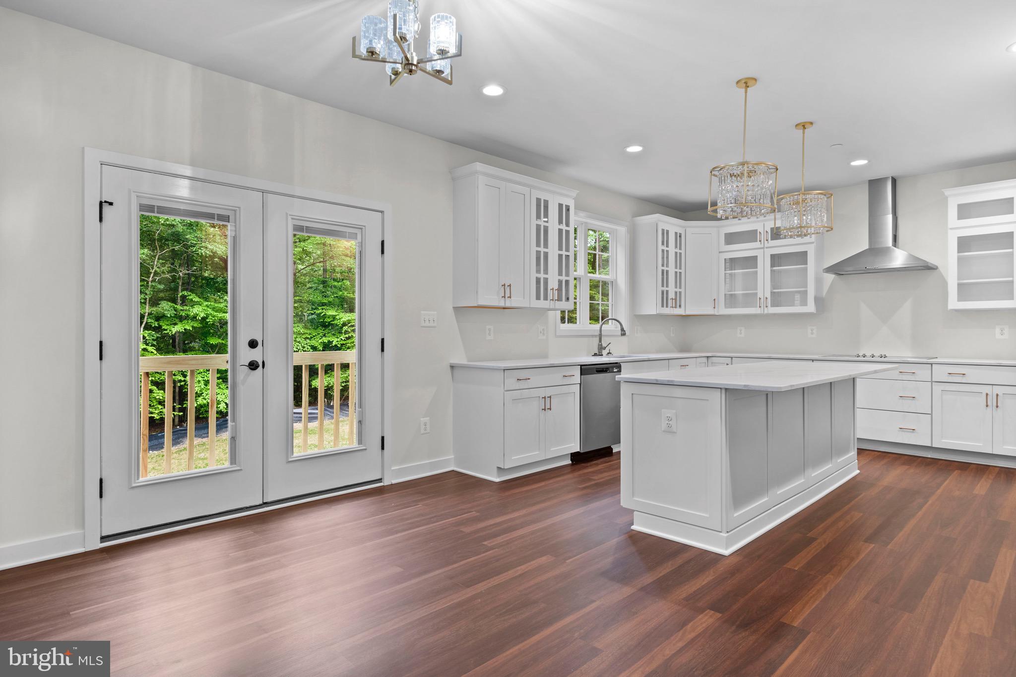 MOSS CREEK - Residential