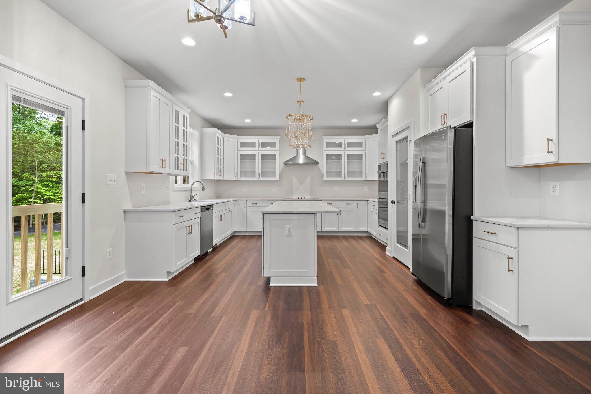 MOSS CREEK - Residential