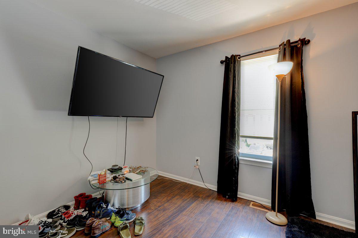 LONDON WOODS - Residential