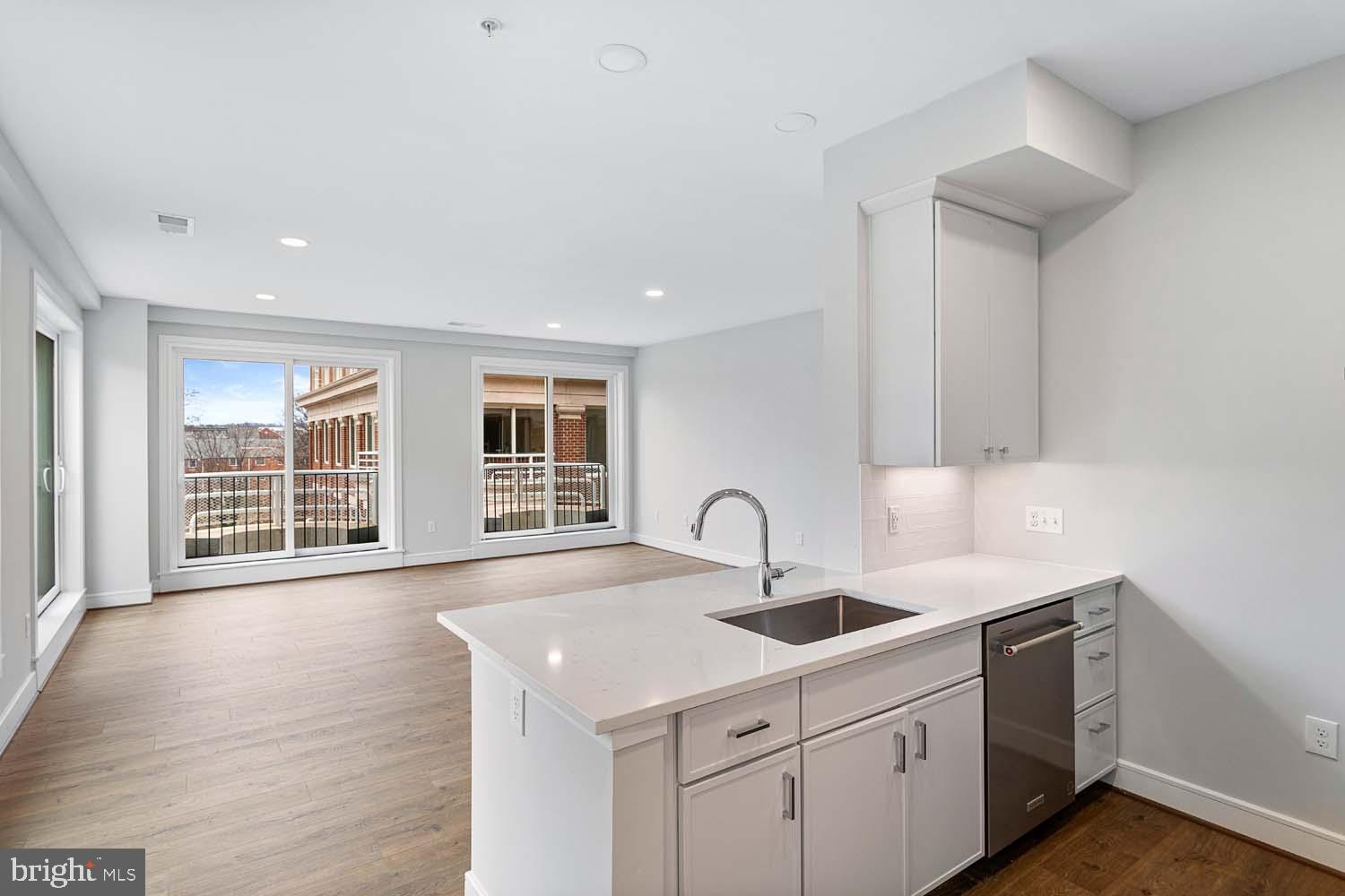 OLD TOWN NORTH - Residential