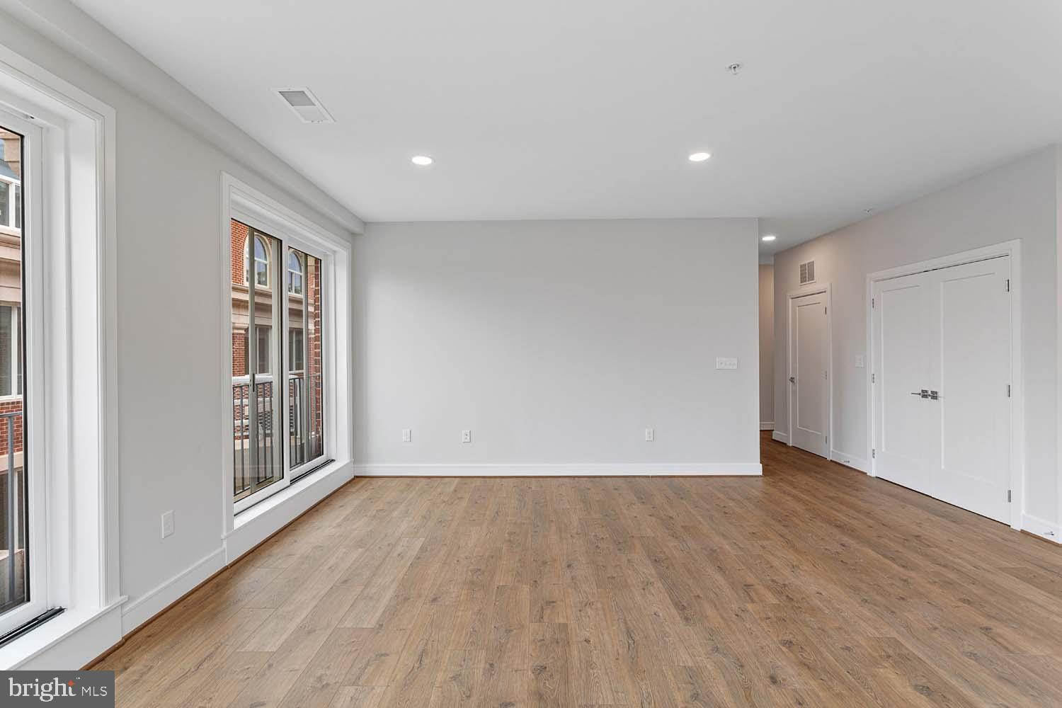 OLD TOWN NORTH - Residential