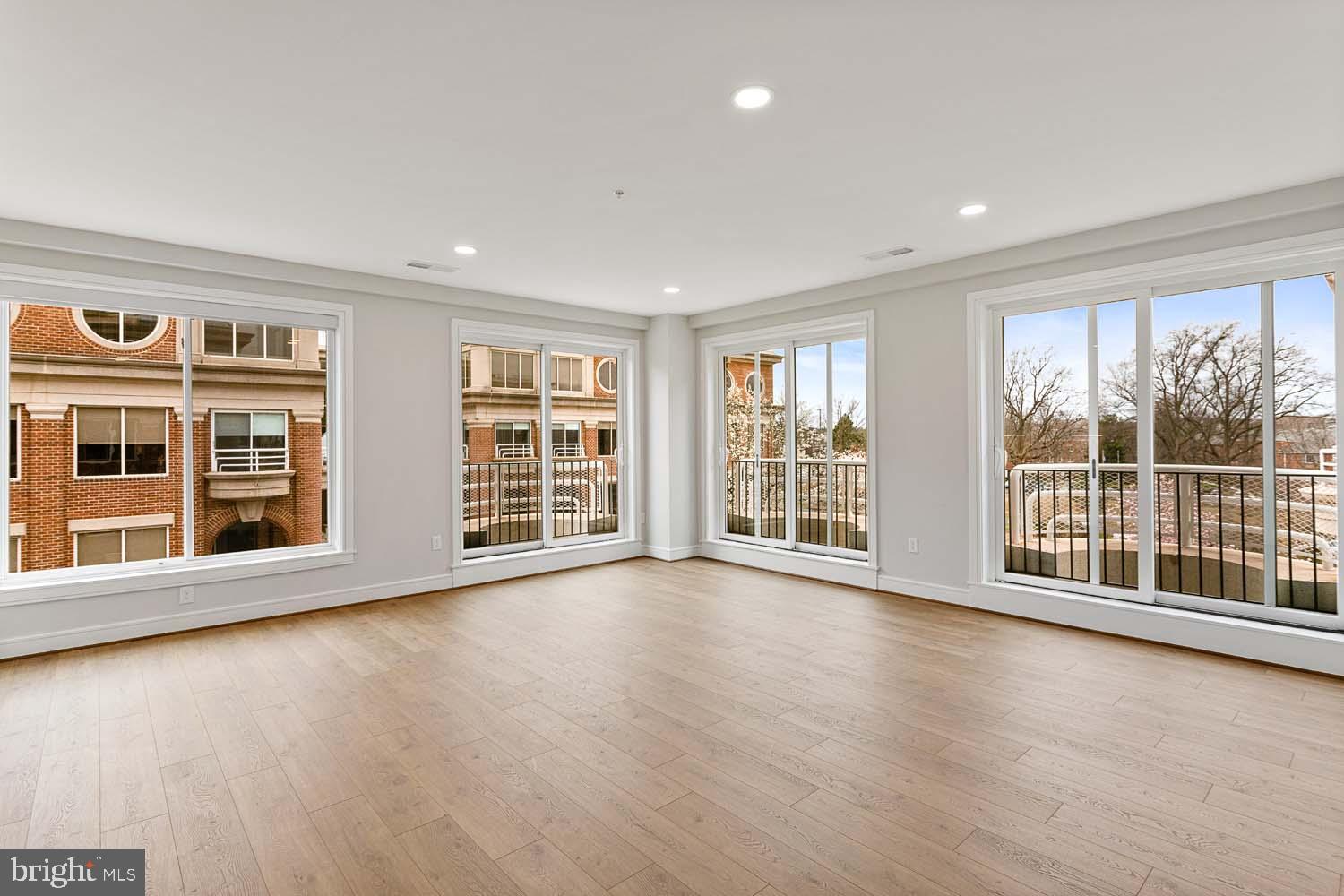 OLD TOWN NORTH - Residential