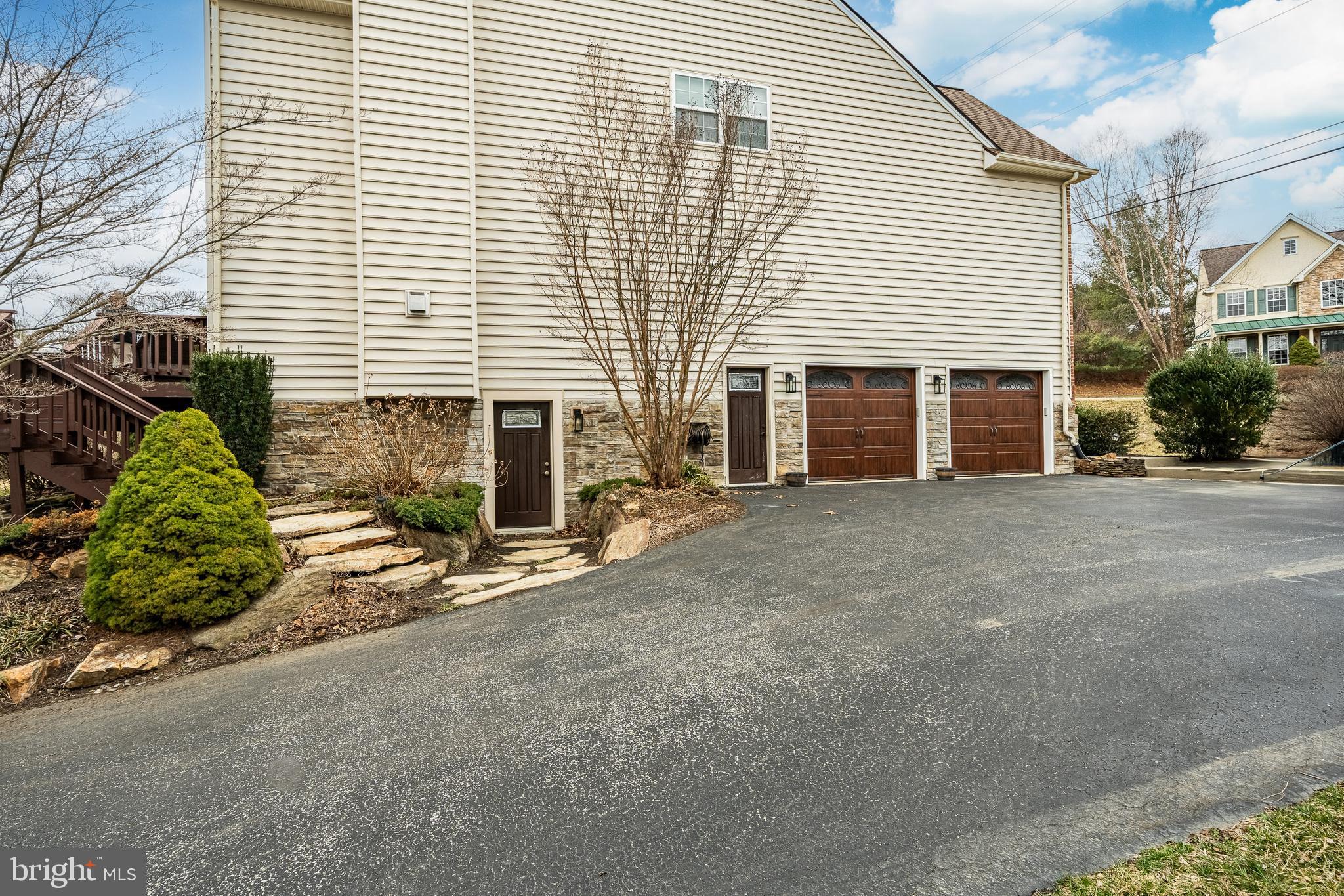 LONDON CROFT - Residential