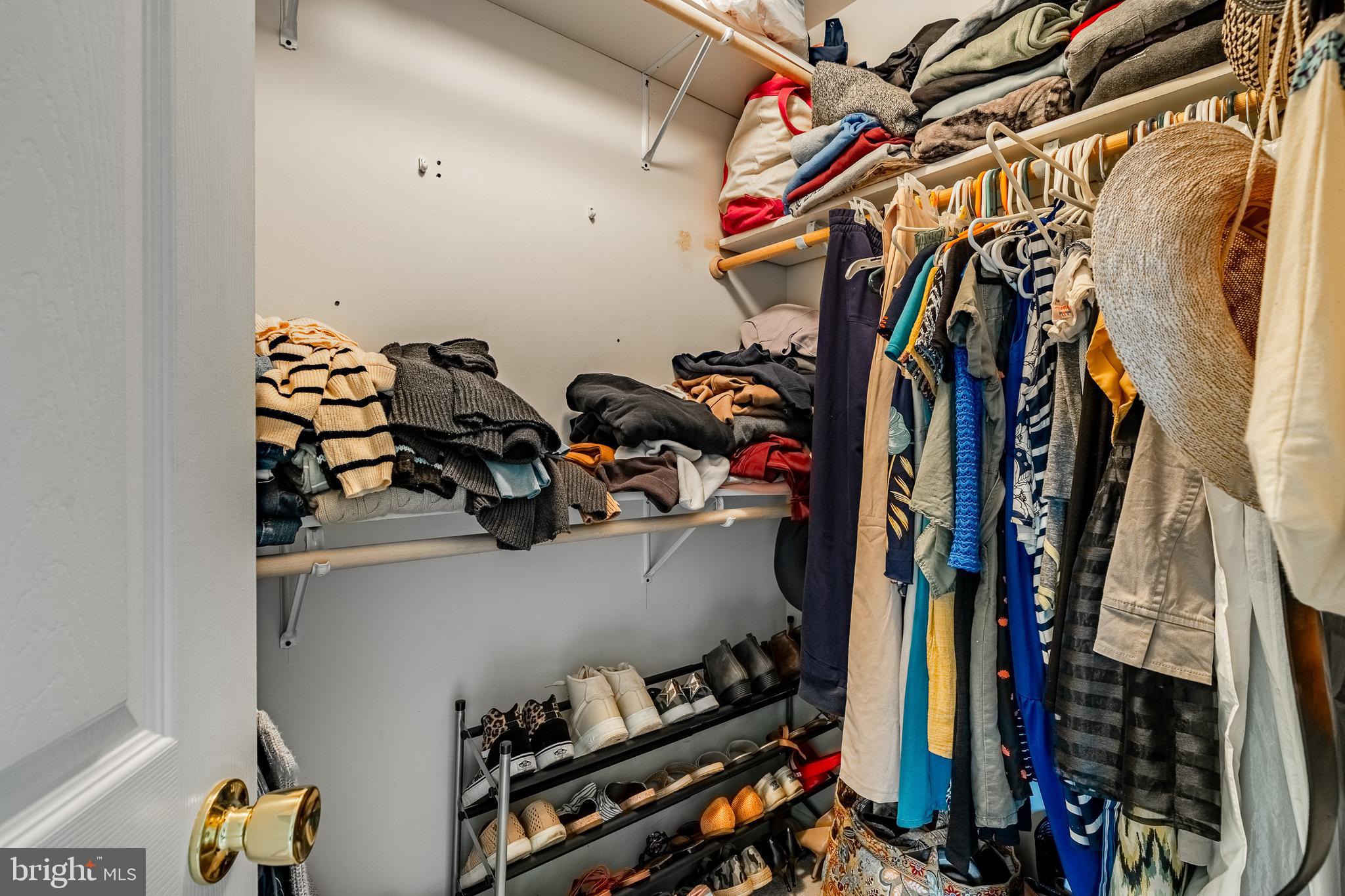 LONDON CROFT - Residential