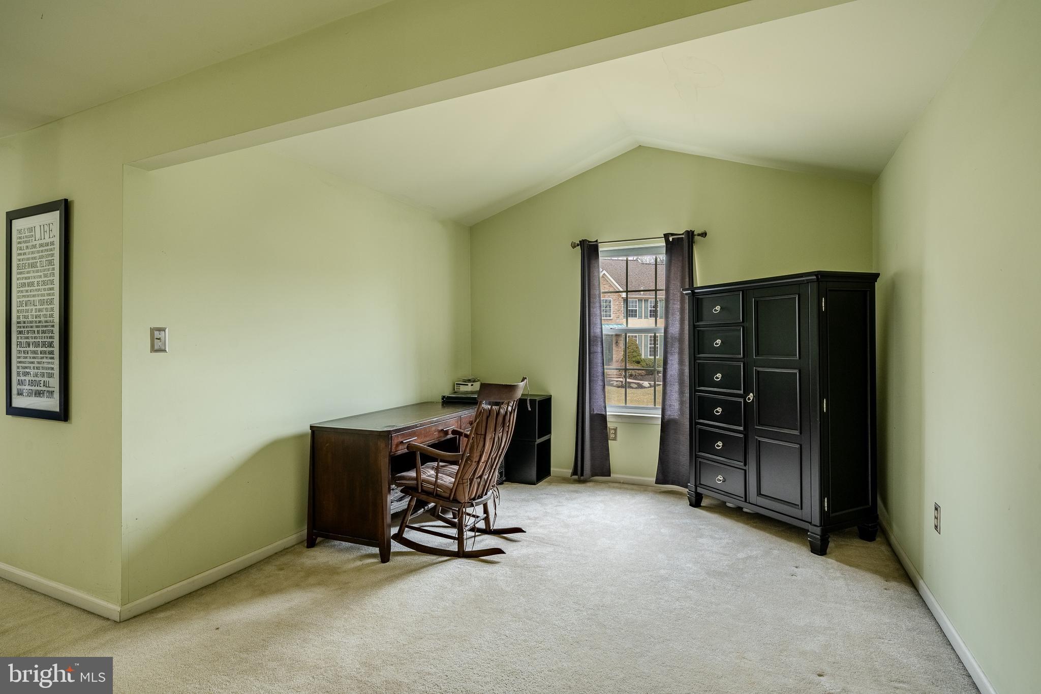 LONDON CROFT - Residential