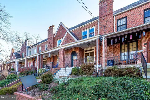 MLS: DCDC2195728