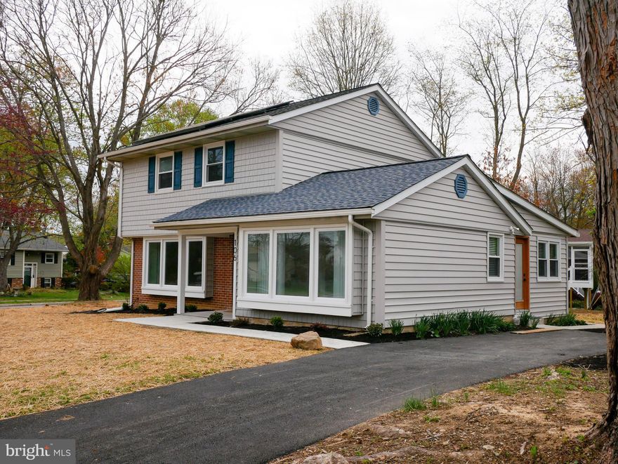 Completely remodeled 5 bedroom and 2 full baths on corner lot. Open kitchen with new appliances, quartz countertops and slider to rear deck, living room and dining area. New LVP flooring through out the main level. This home features a possible in law suite (5th bedroom) and family room or business potential with its private side entrance.  Upper level features four bedrooms with new carpet. Lower level includes Rec room, laundry room, storage area and walk up steps to rear yard.
Solar panels will be paid off before or at settlement so buyers will be saving money on utilities immediately.