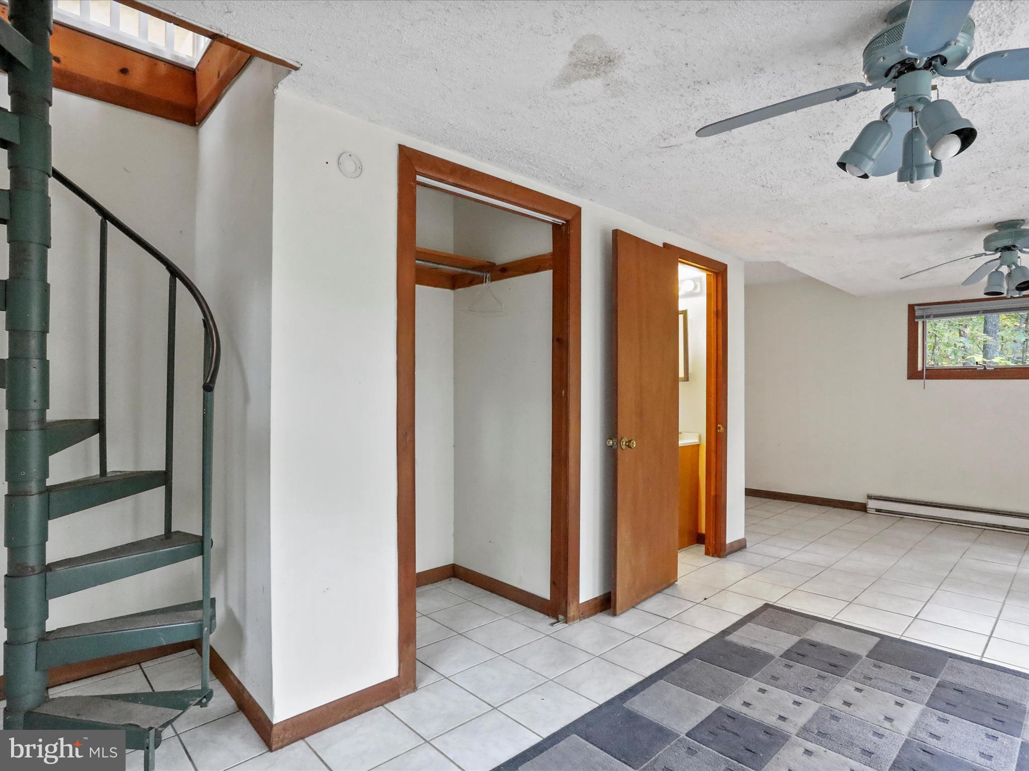 MONTEVALLO HILLS - Residential