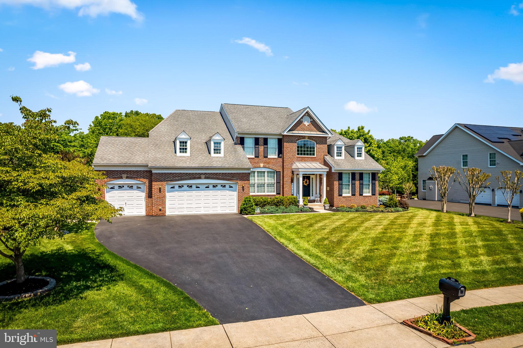 2121 OVERLOOK COURT