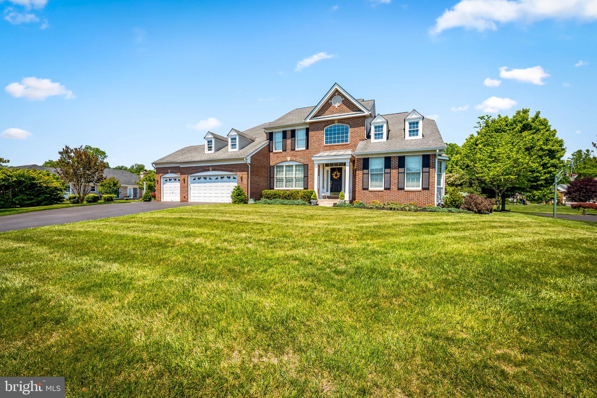 2121 OVERLOOK COURT