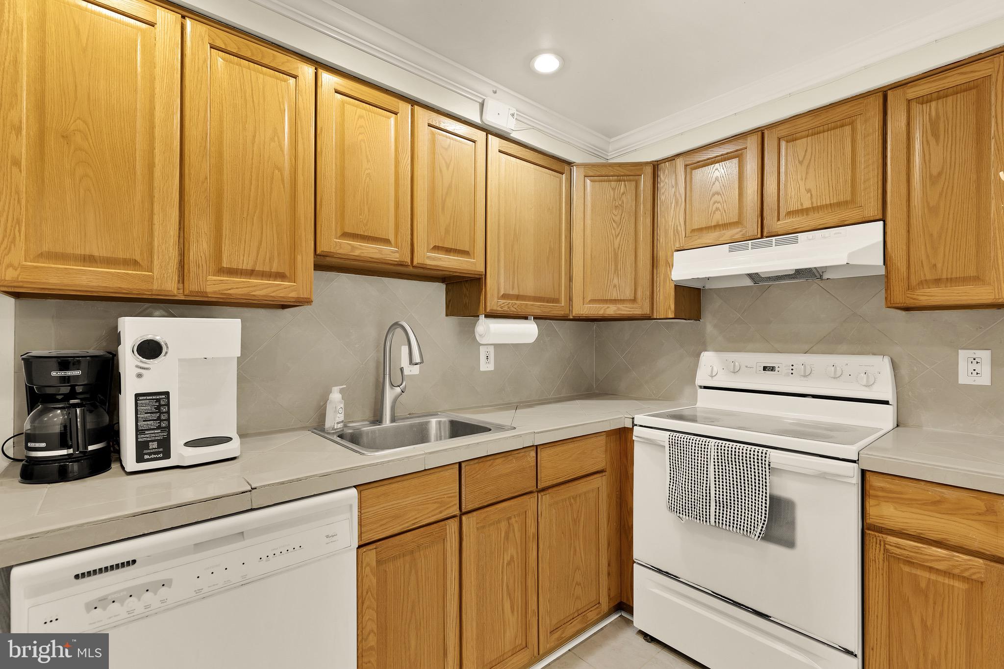 THE COLONIES - Residential