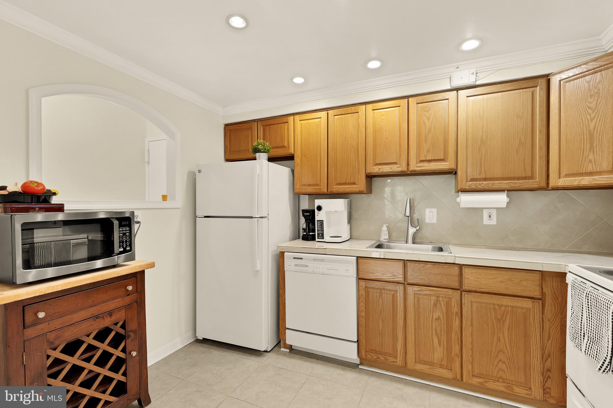 THE COLONIES - Residential