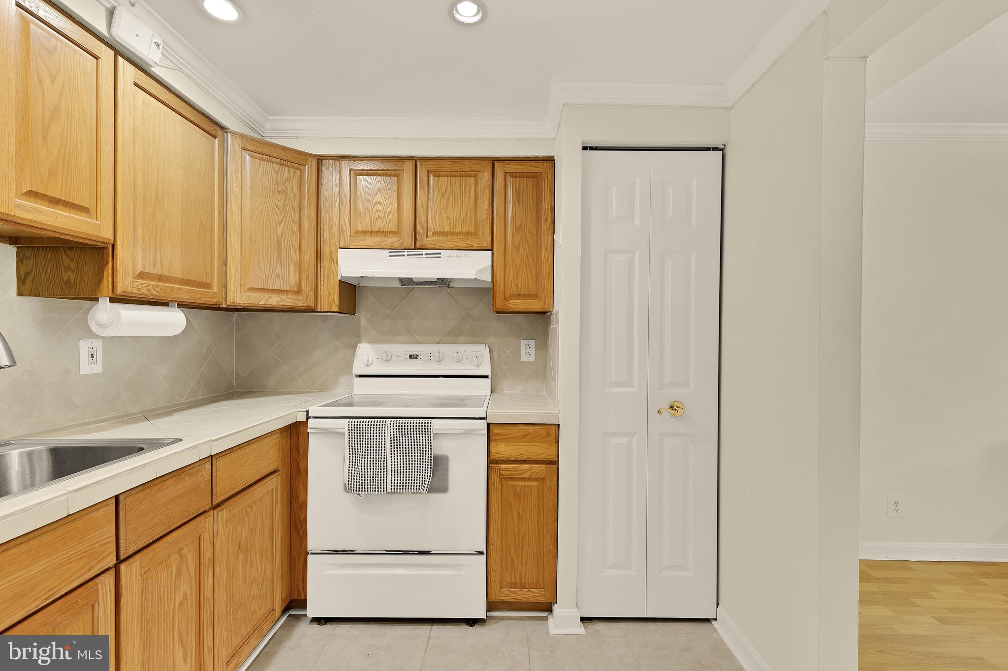 THE COLONIES - Residential