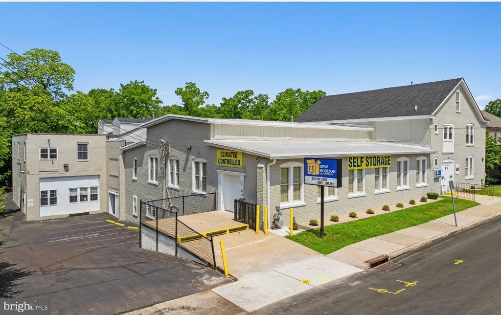 Photo of 113 E Chestnut Street, SOUDERTON, PA 18964 (MLS # PAMC2163966)