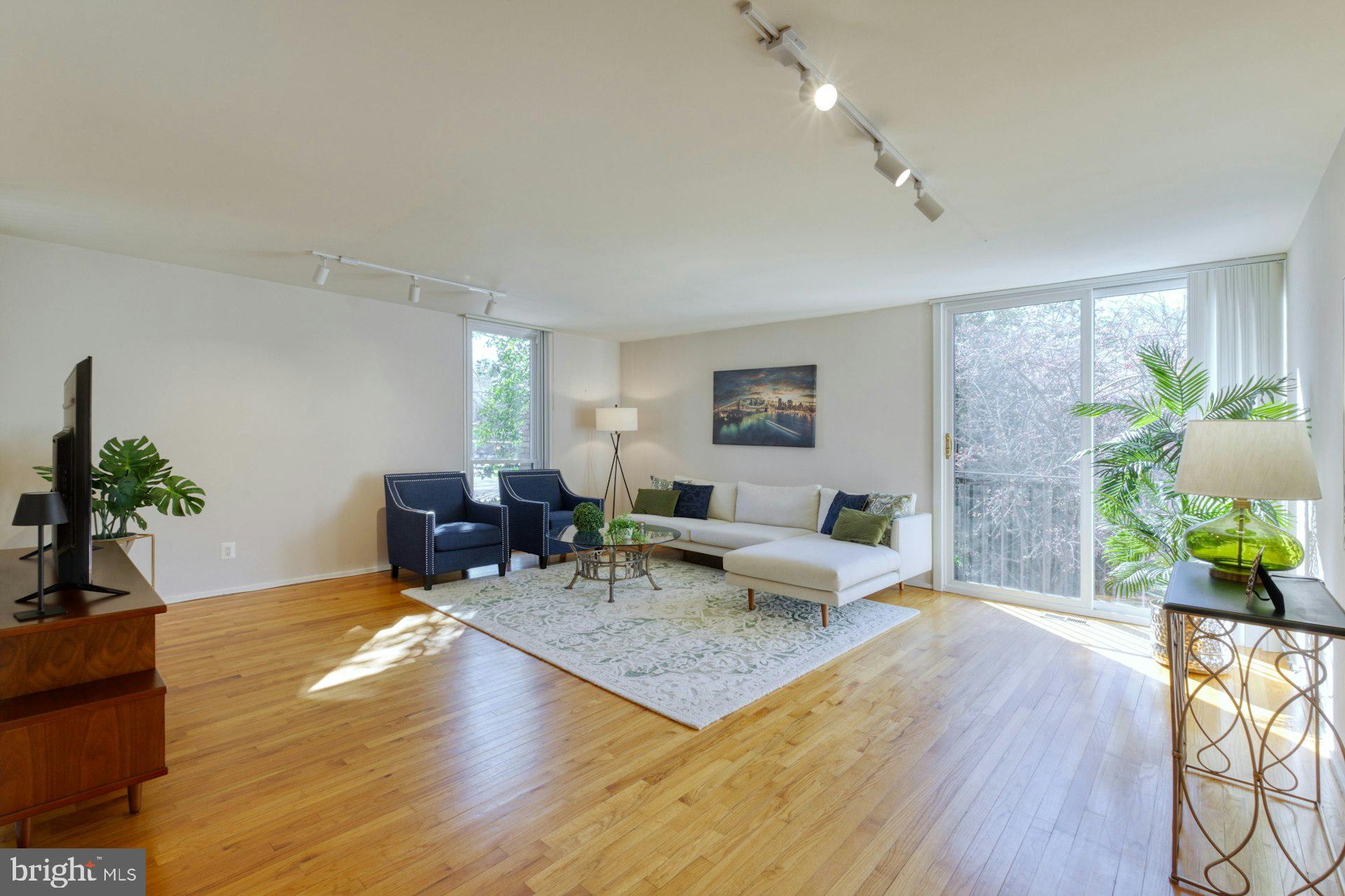 LAKE ANNE OF RESTON - Residential