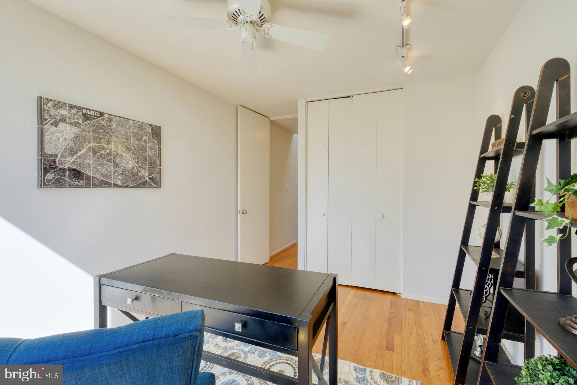 LAKE ANNE OF RESTON - Residential