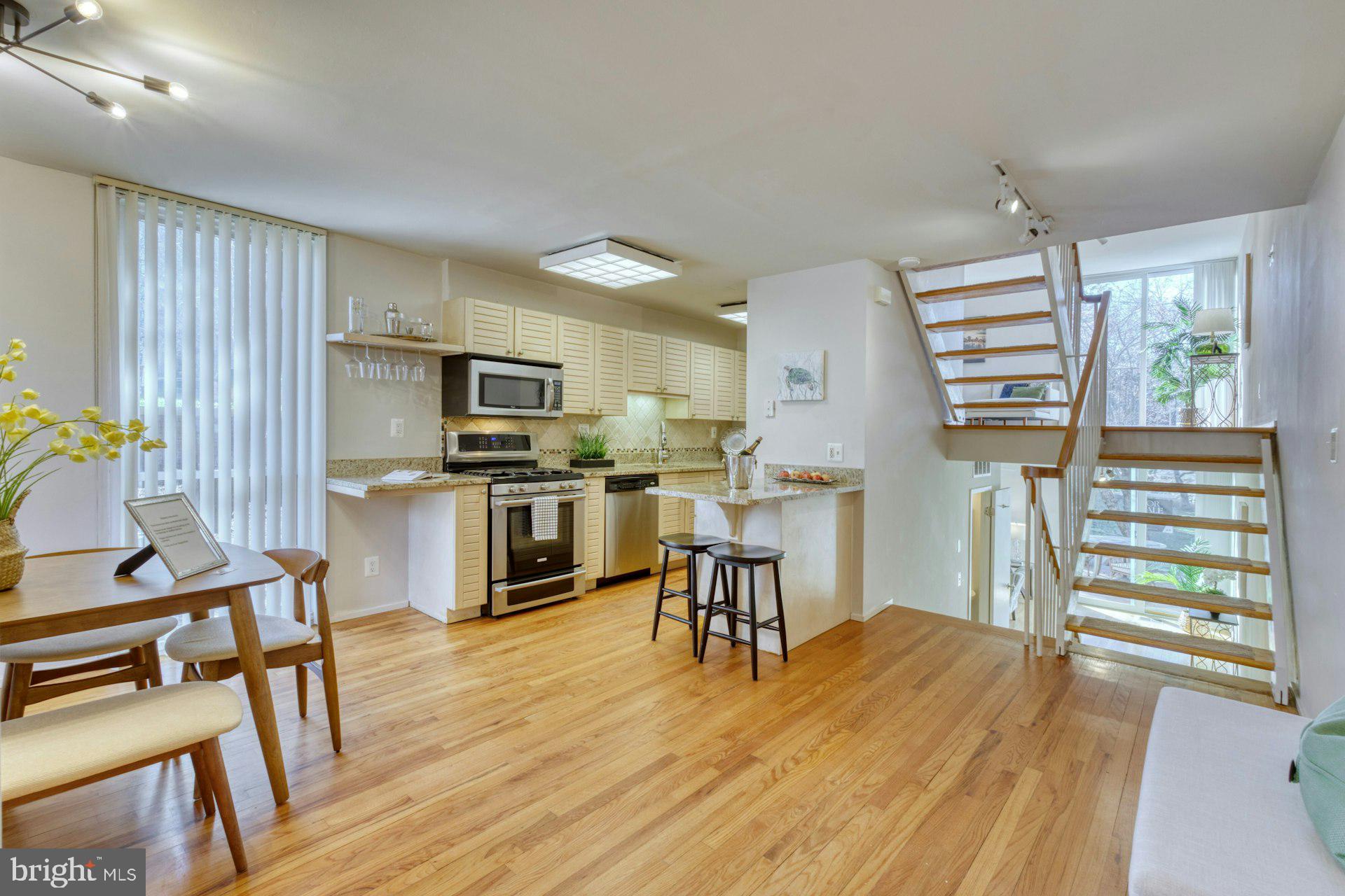 LAKE ANNE OF RESTON - Residential