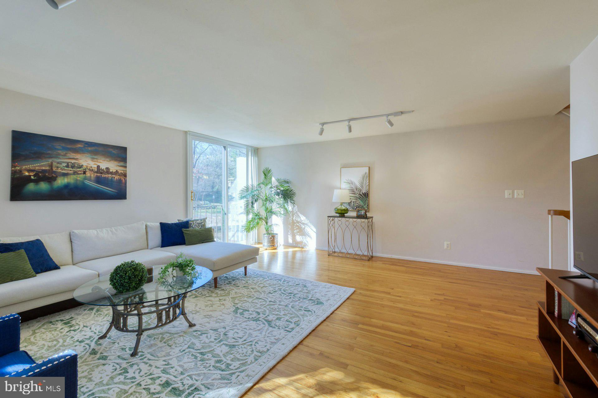 LAKE ANNE OF RESTON - Residential