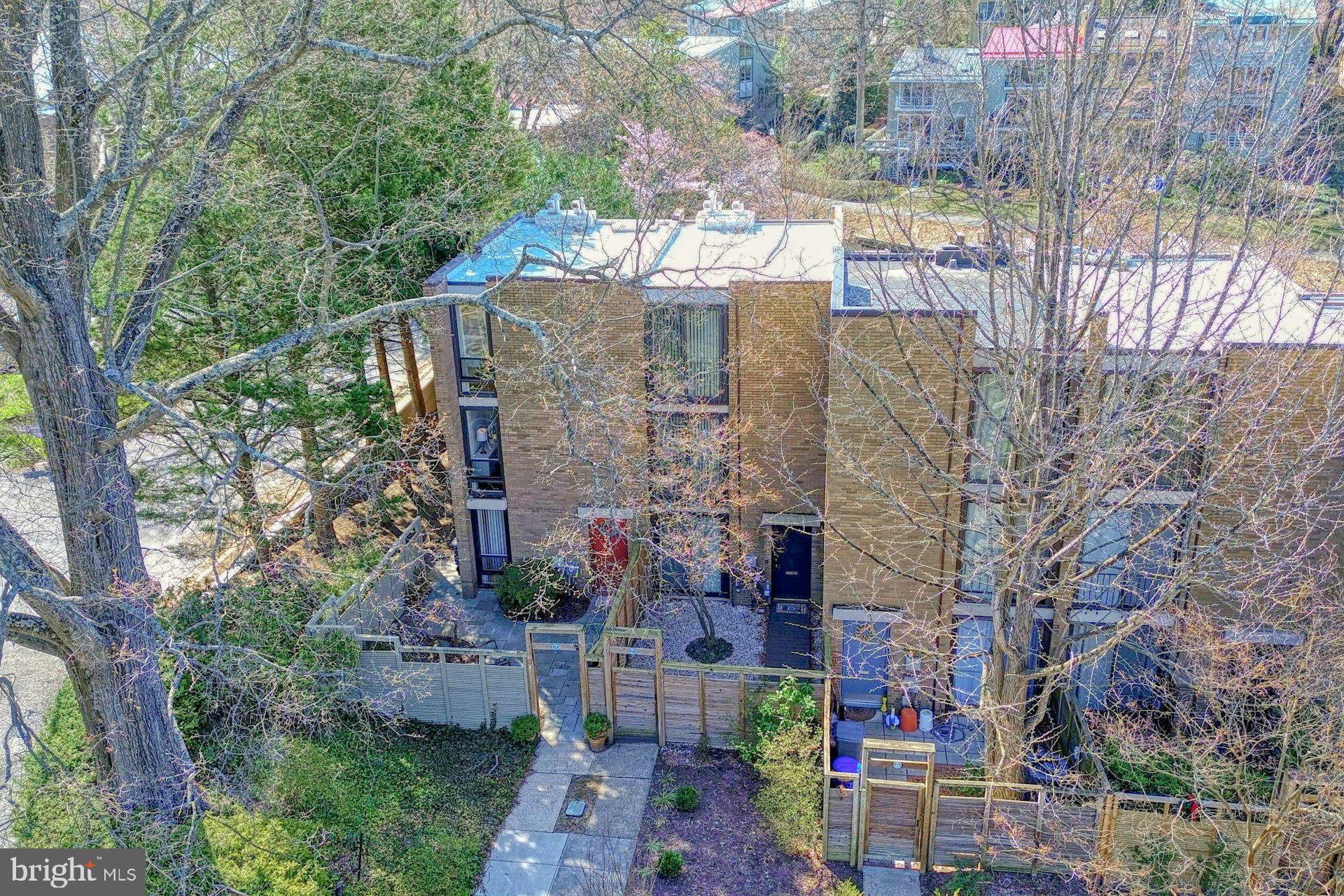 LAKE ANNE OF RESTON - Residential