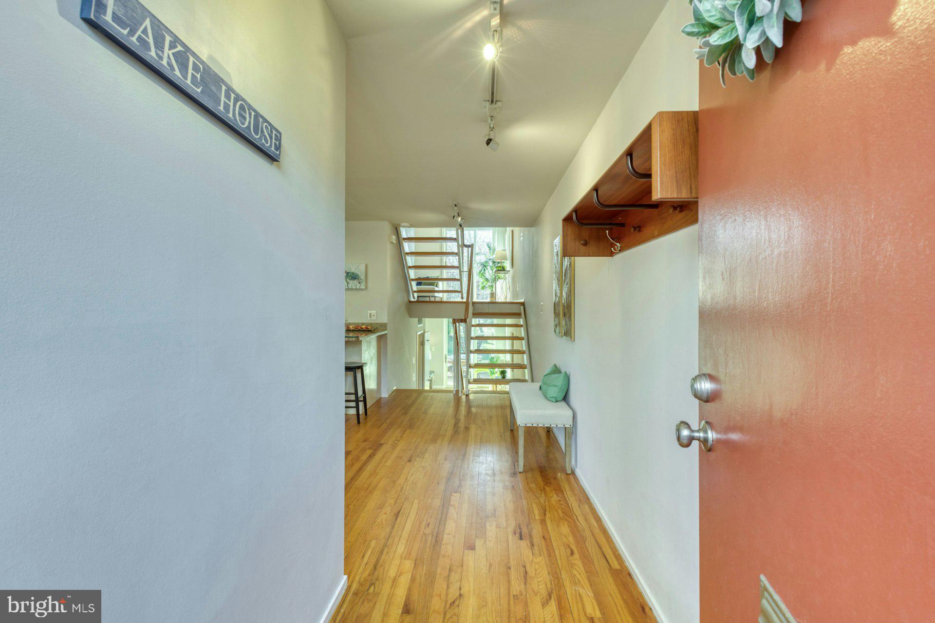 LAKE ANNE OF RESTON - Residential