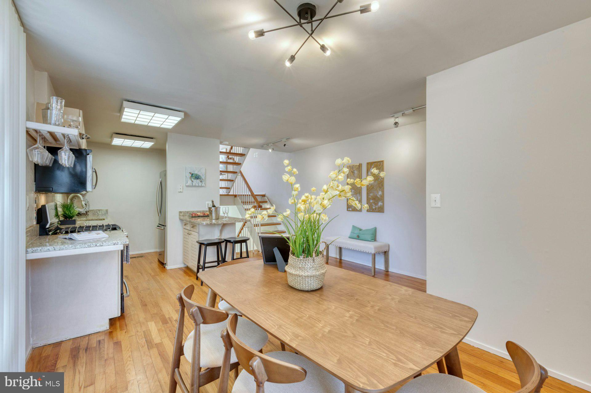 LAKE ANNE OF RESTON - Residential