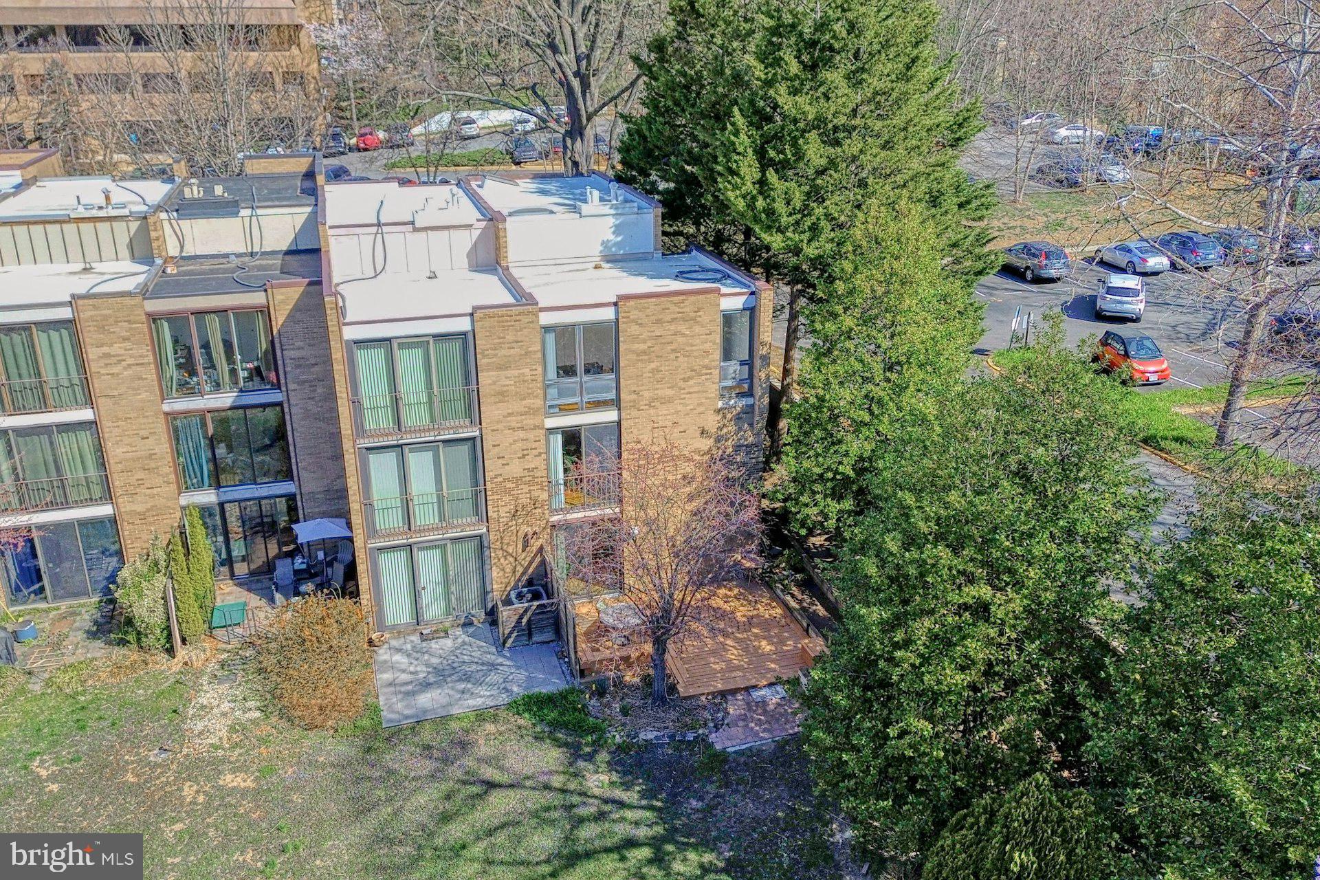 LAKE ANNE OF RESTON - Residential