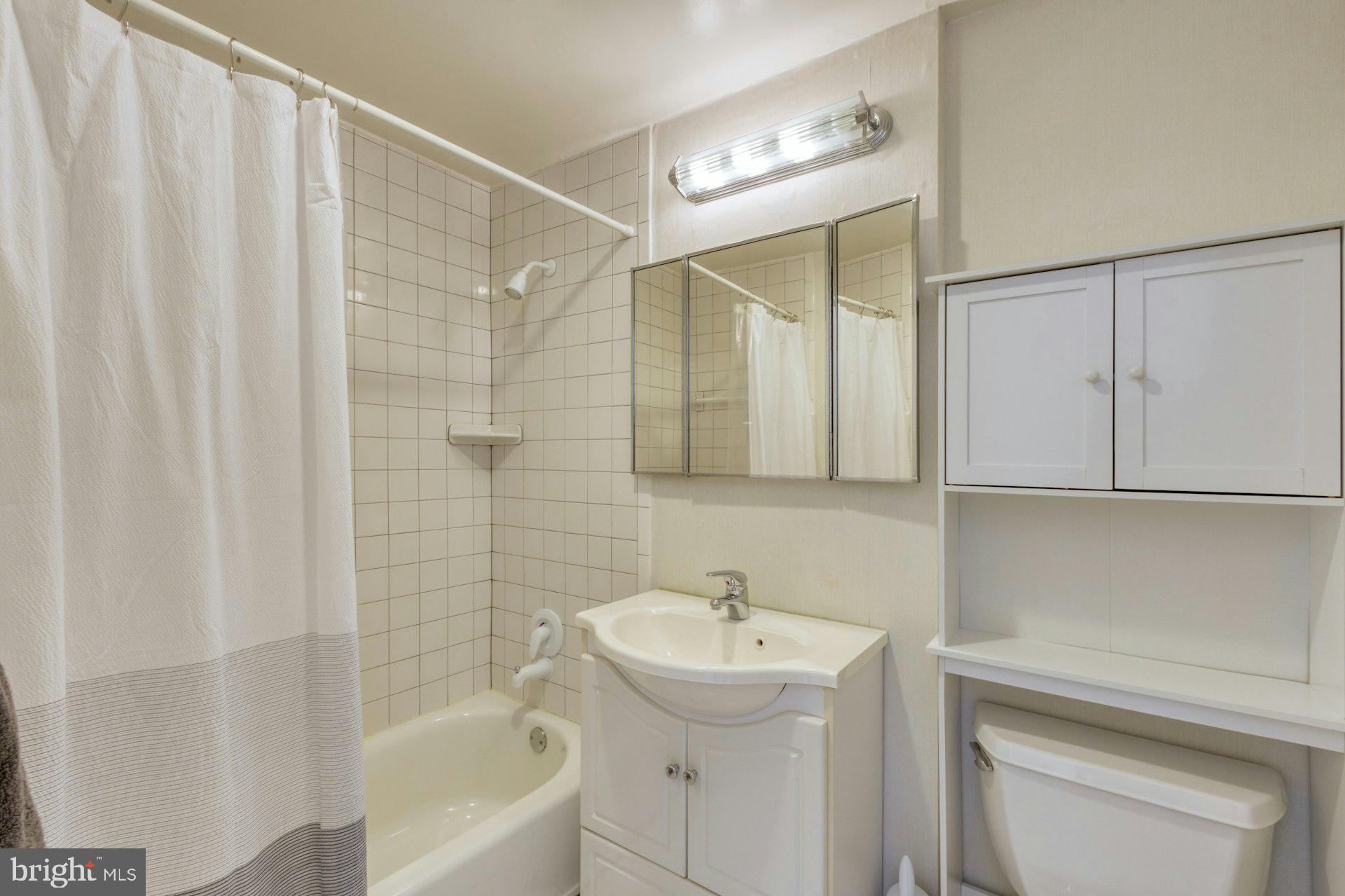 LAKE ANNE OF RESTON - Residential