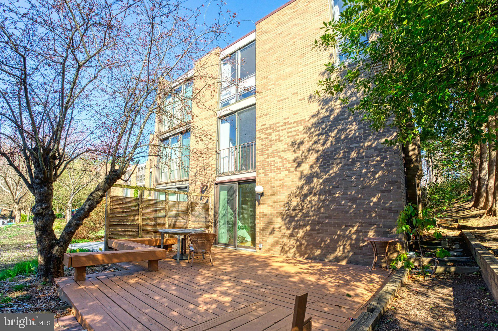 LAKE ANNE OF RESTON - Residential