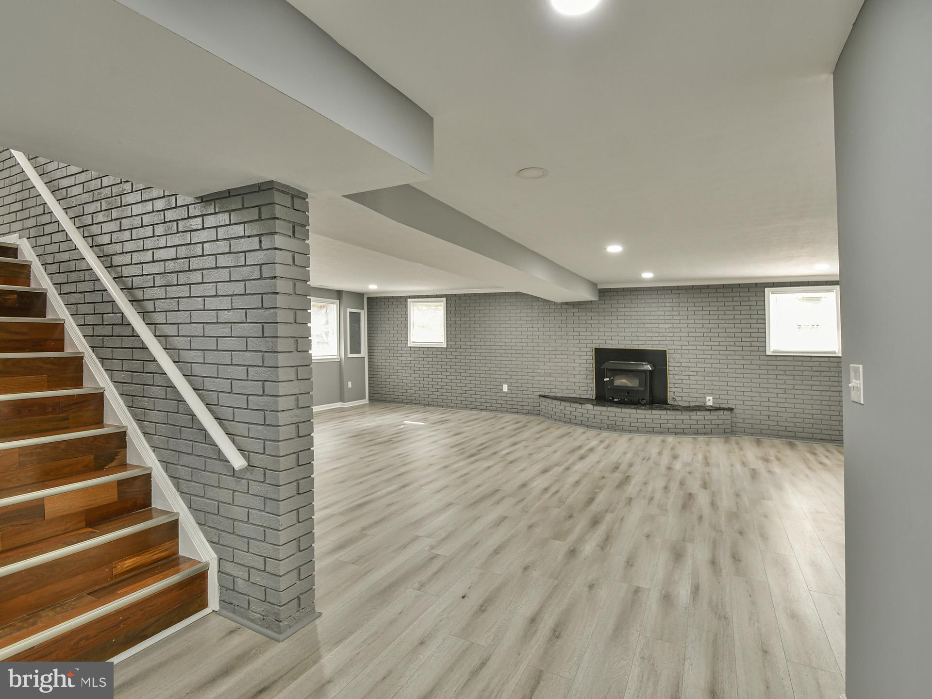 HILLMEADE MANOR - Residential