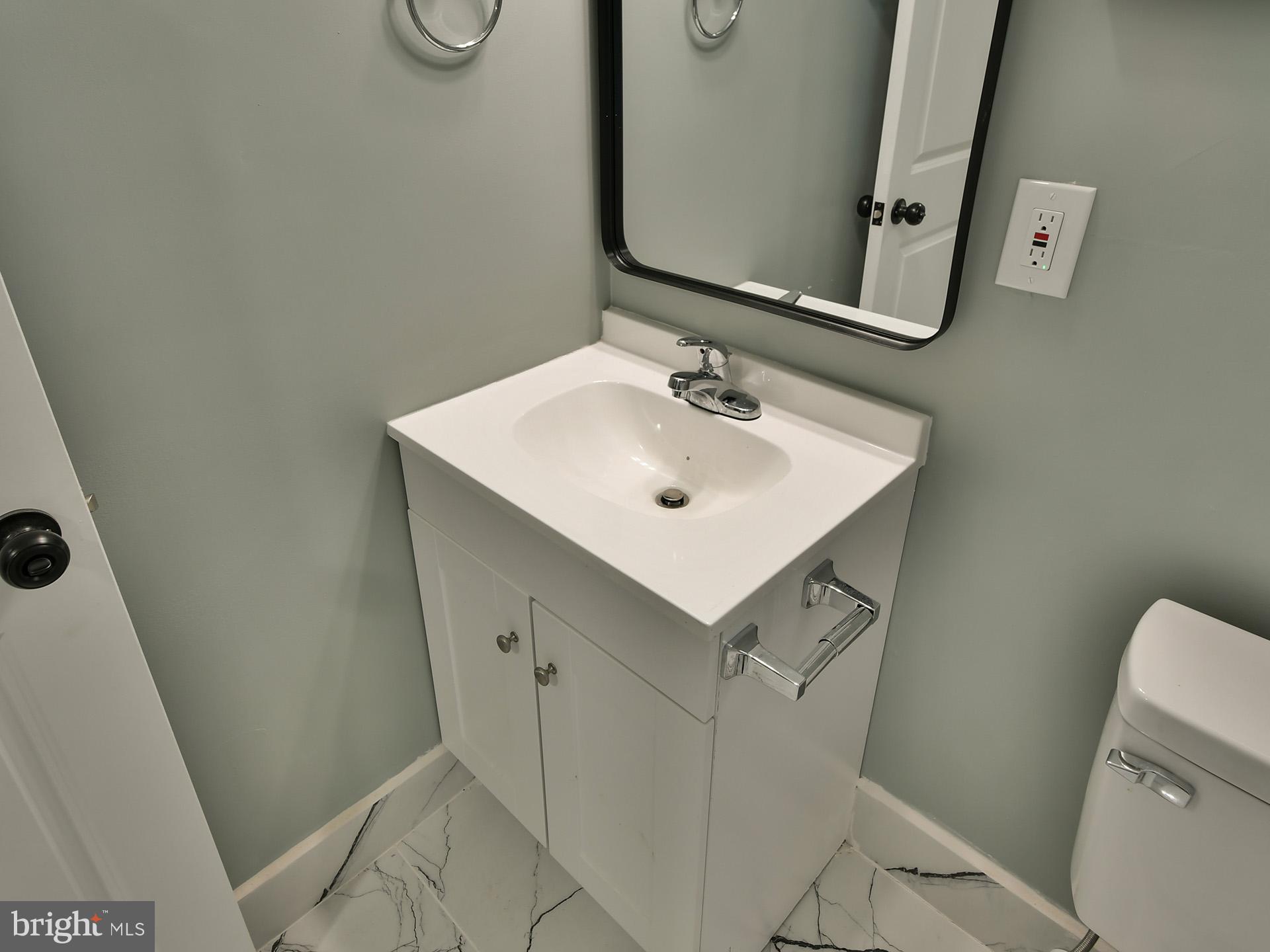 HILLMEADE MANOR - Residential