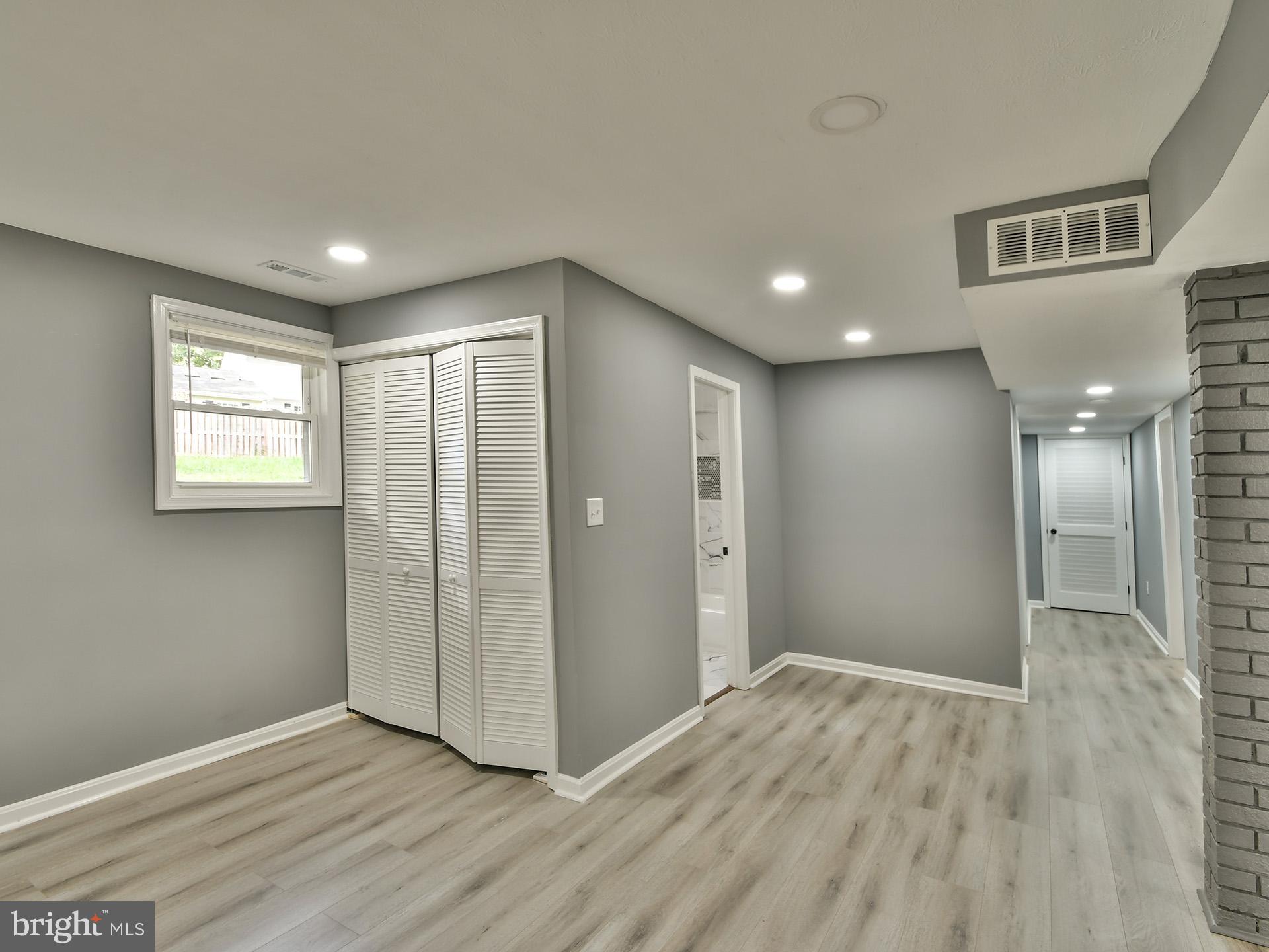 HILLMEADE MANOR - Residential