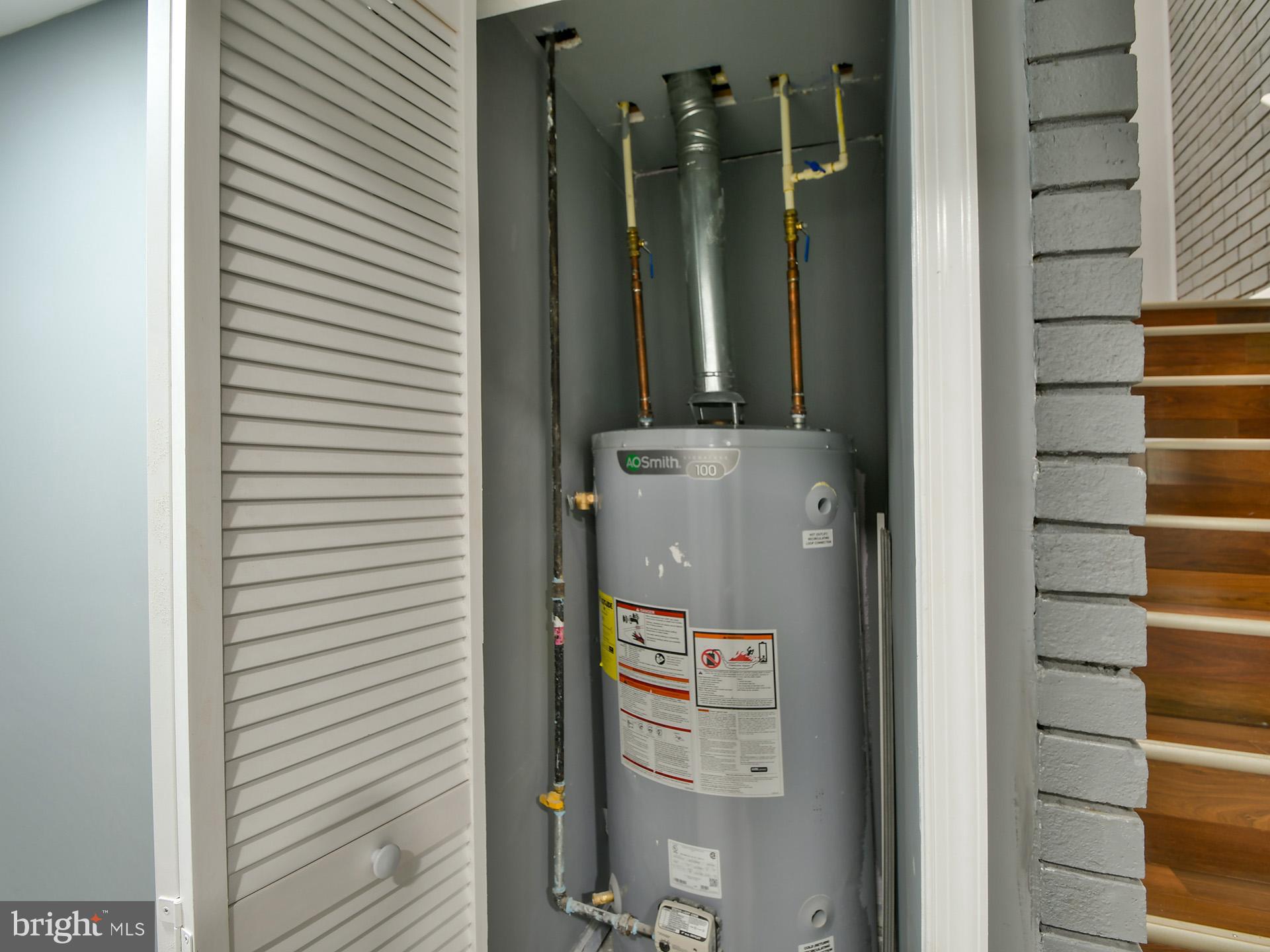 HILLMEADE MANOR - Residential