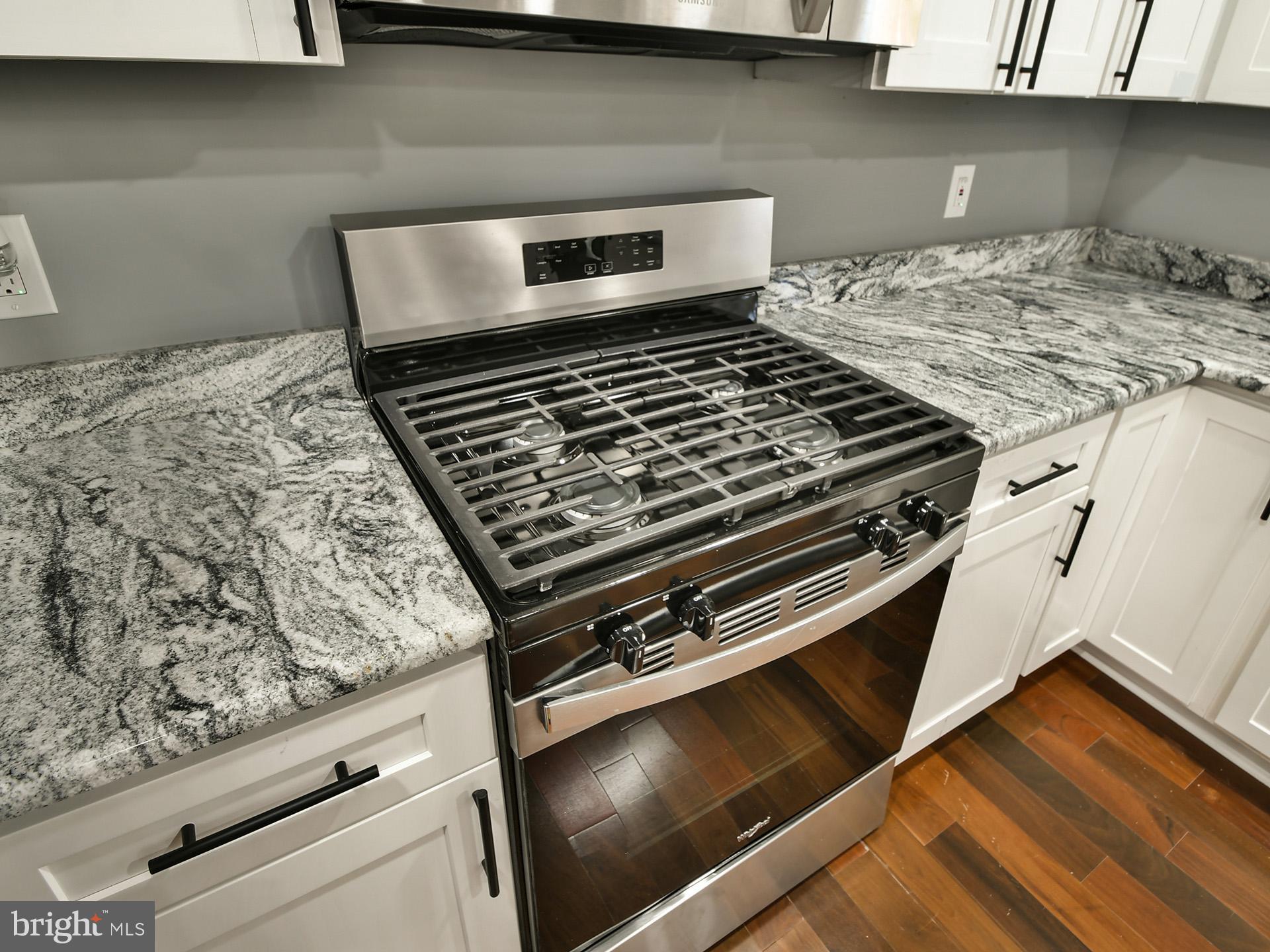 HILLMEADE MANOR - Residential