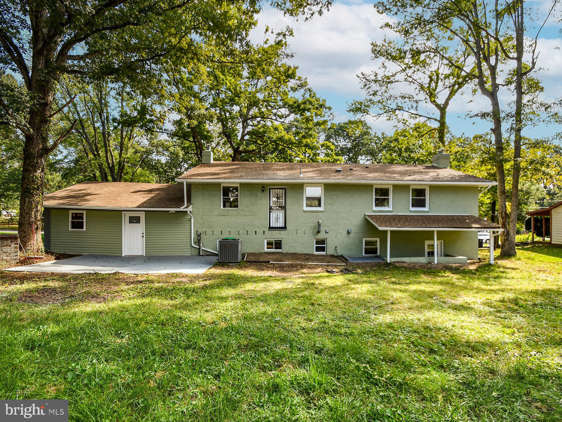HILLMEADE MANOR - Residential