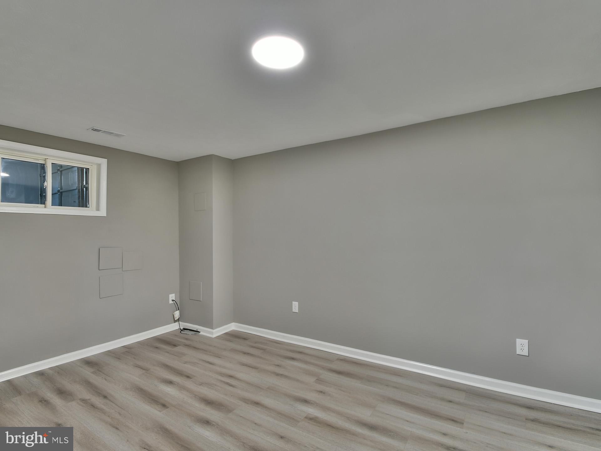 HILLMEADE MANOR - Residential