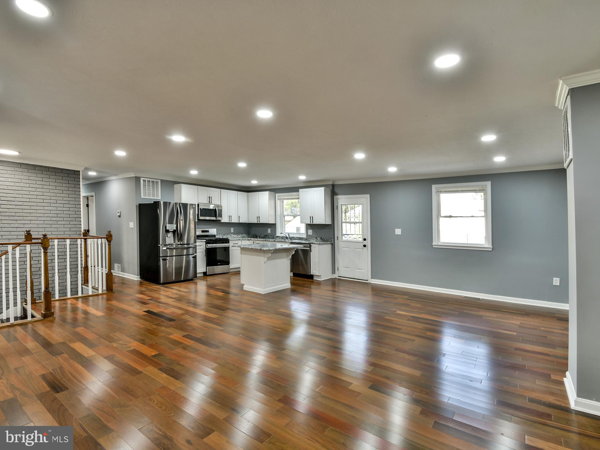 HILLMEADE MANOR - Residential