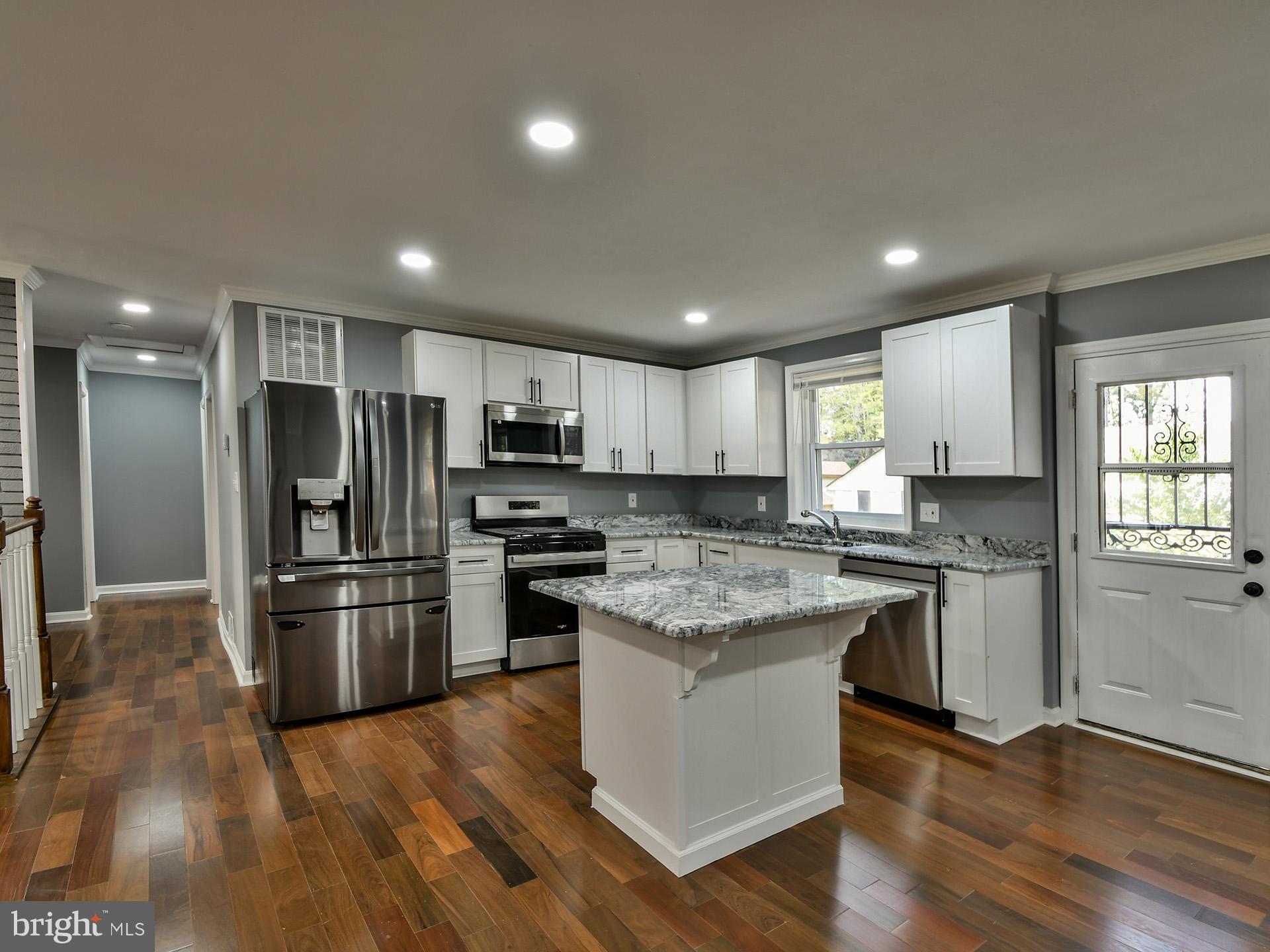 HILLMEADE MANOR - Residential