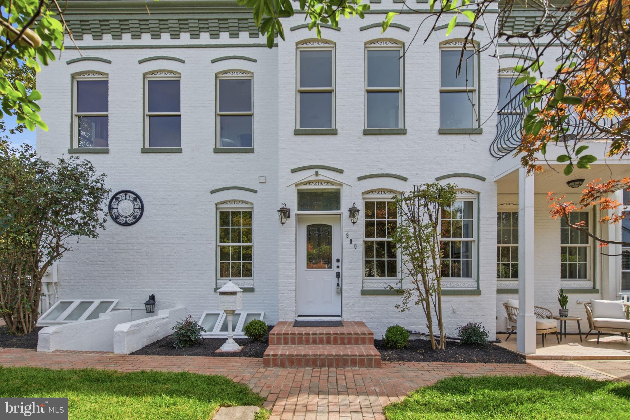 900 SE 12TH STREET SE