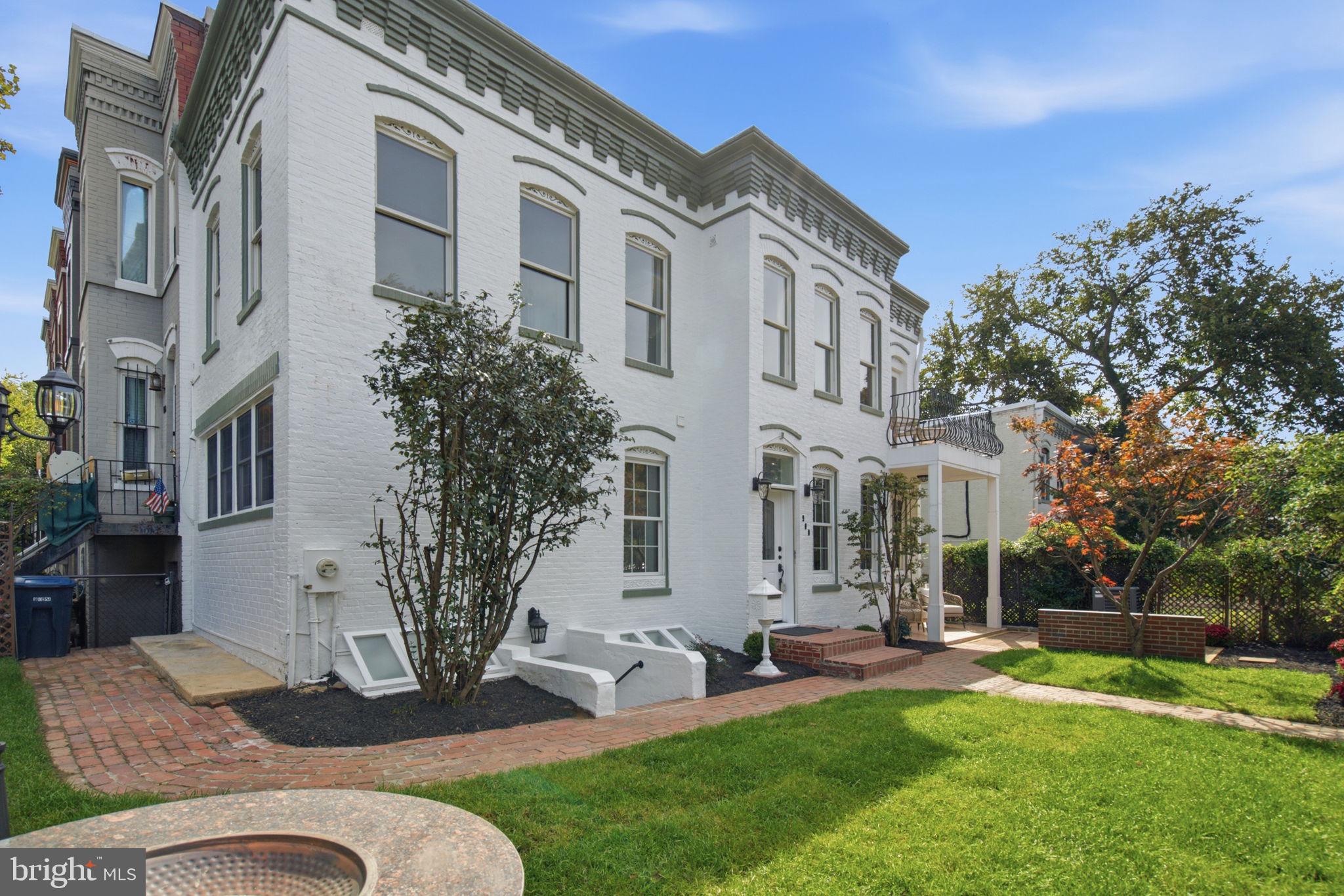 900 SE 12TH STREET SE