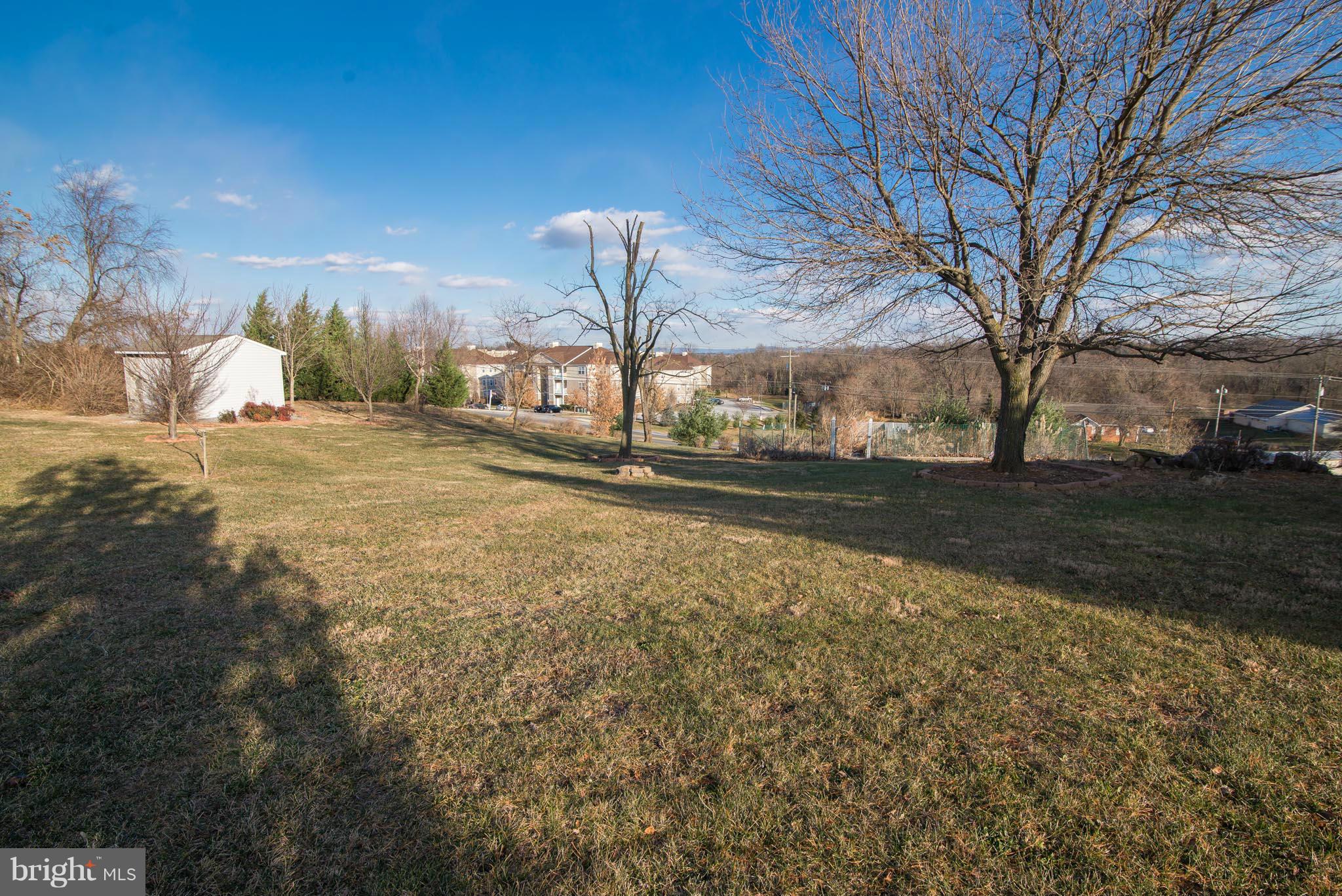 HOLLIS MANOR - Residential