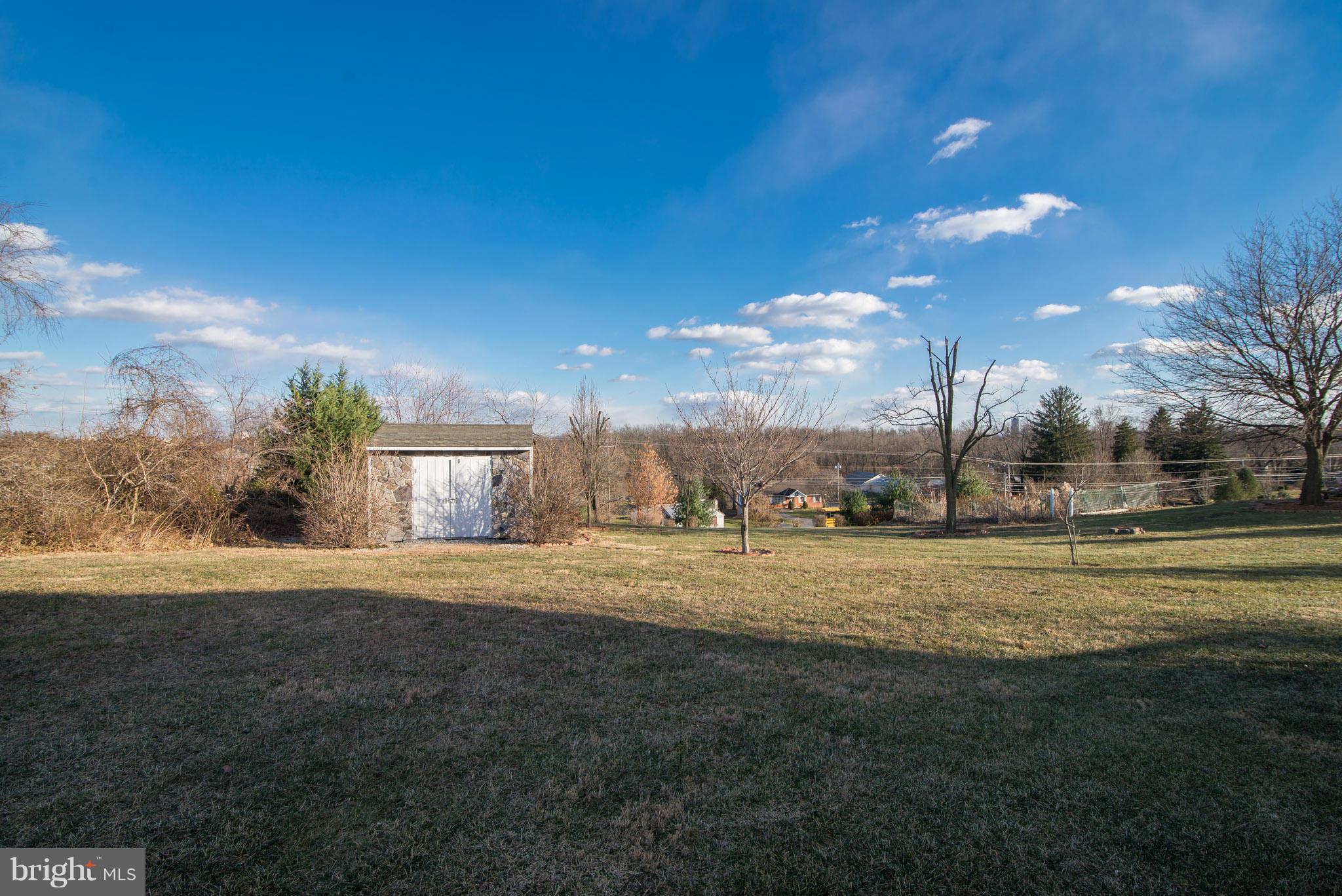 HOLLIS MANOR - Residential