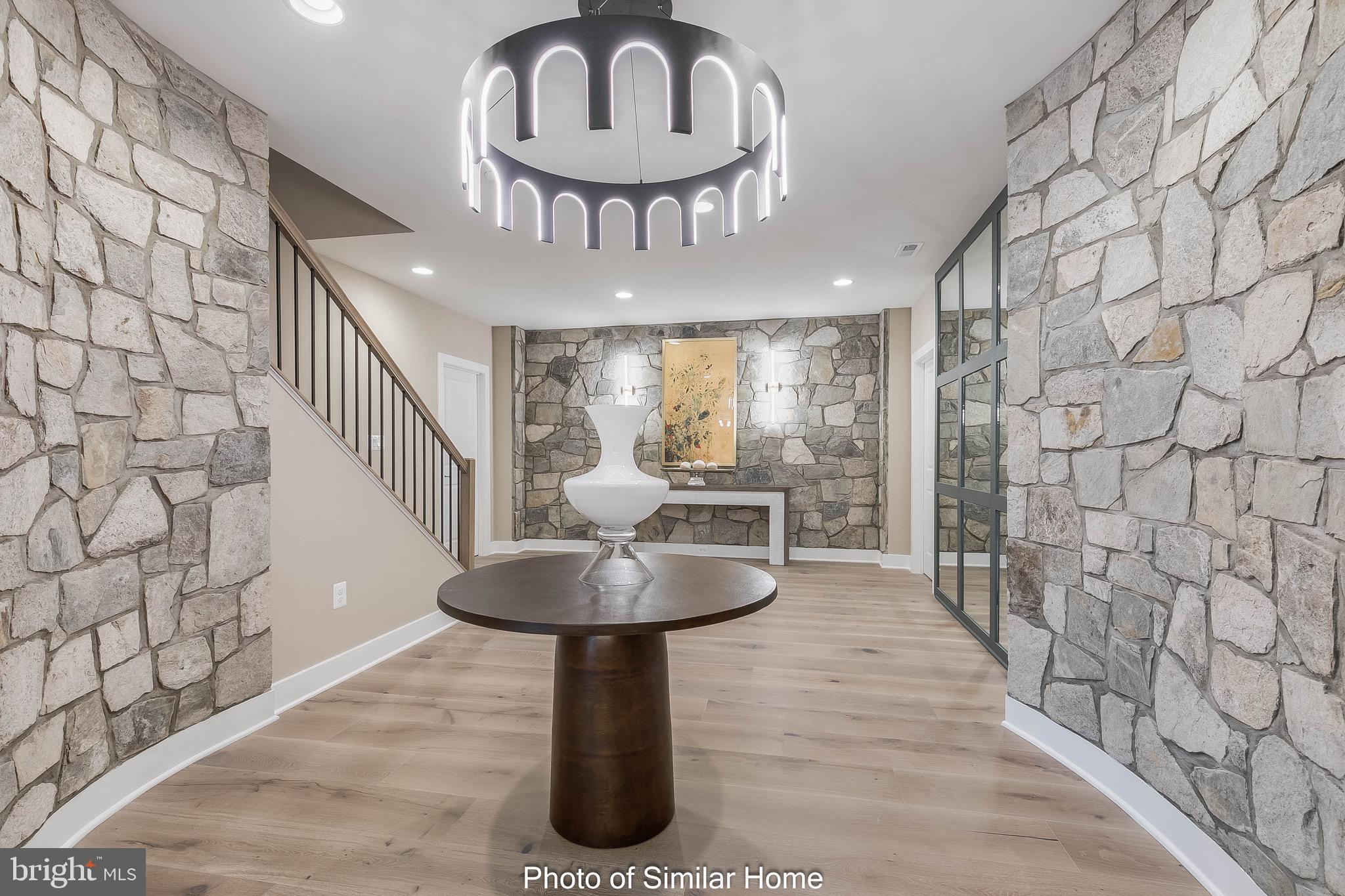 FAIRFAX - Residential