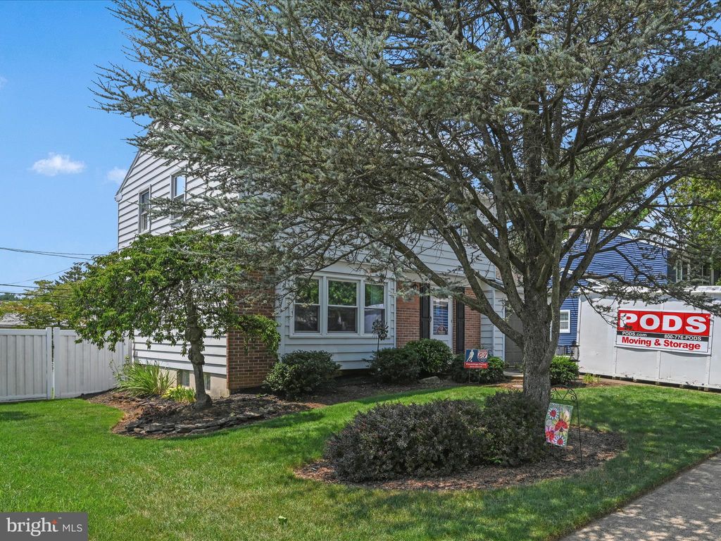 Photo of 1646 GLENN RD, LANCASTER, PA 17601 (MLS # PALA2039102)