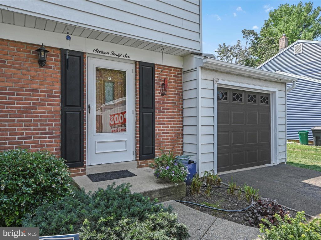 Photo of 1646 GLENN RD, LANCASTER, PA 17601 (MLS # PALA2039102)