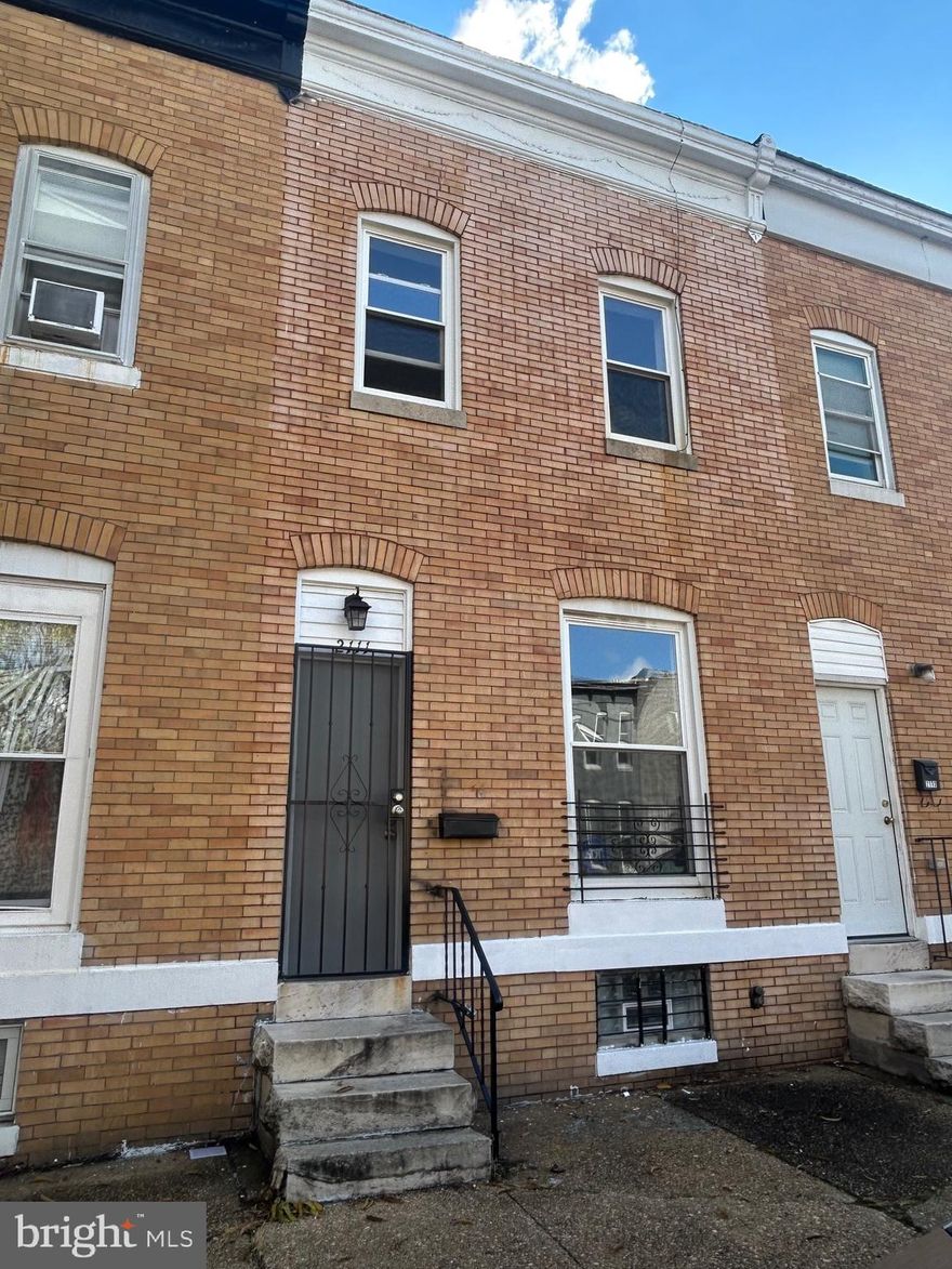 Welcome to 2111 Eagle St. 

This completely renovated 4 bedroom, 2 bathroom property is available now! Home features fresh paint, new flooring, an updated kitchen, 2 updated bathrooms, and an in unit washer and dryer! 
Here are the rental requirements: 
✔️ Income must be 3x the monthly rent 
✔️ Vouchers are welcome 
✔️ No recent eviction history/failure to pay history (no minimum credit score required) 
✔️ $50 application fee per adult 
✔️ Security deposit due within 48 hours of accepted application 

Connect with us to make this property your new home!