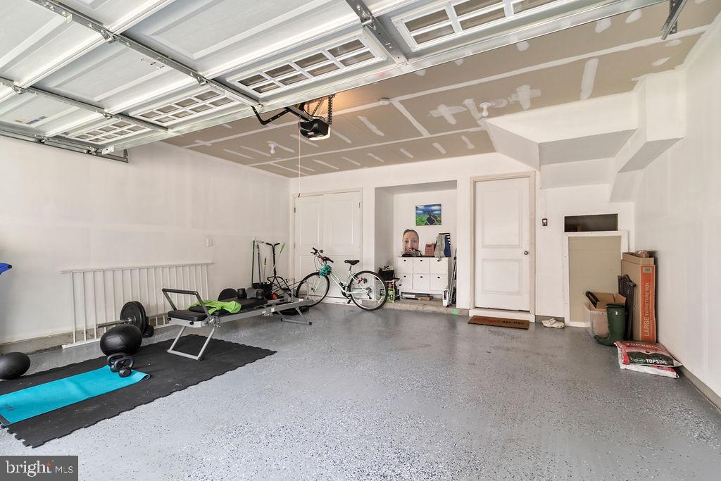 BRYANS ROAD - Residential Lease