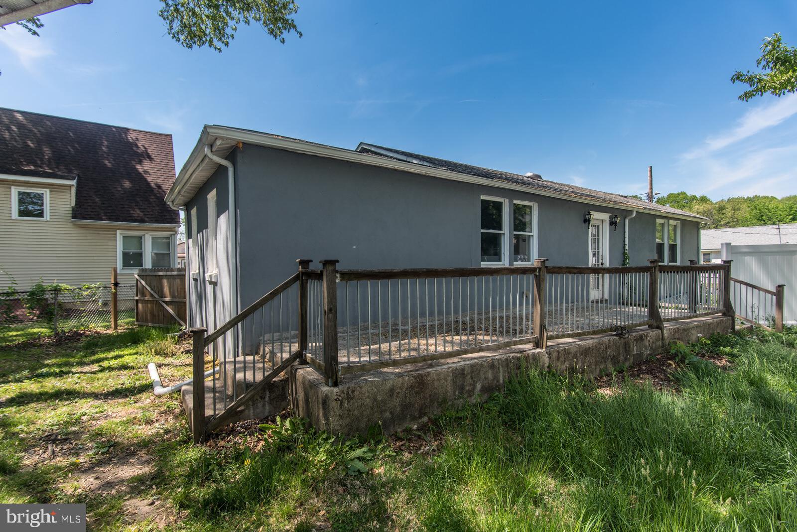 GREEN LAWN PARK - Residential