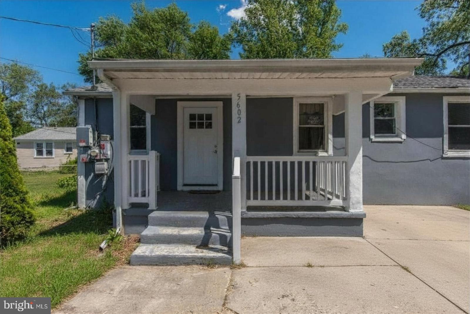 GREEN LAWN PARK - Residential