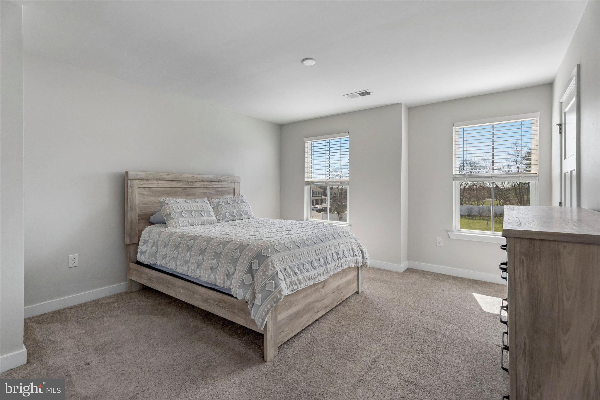 OVERLOOK AT CREEKSIDE - Residential