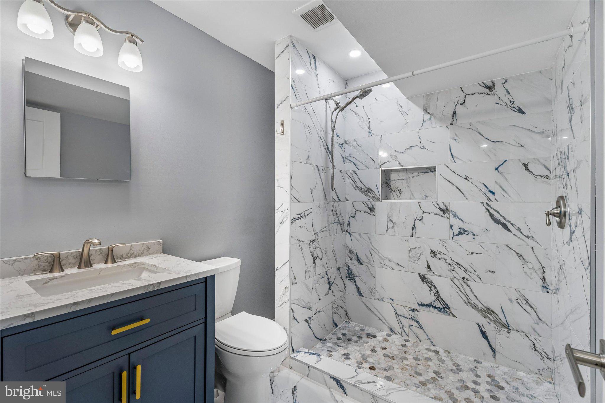 OVERLOOK AT CREEKSIDE - Residential